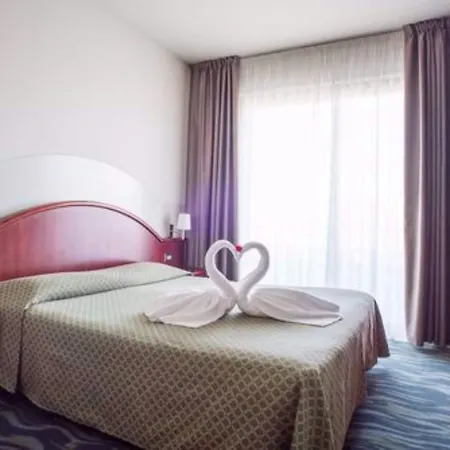 Porto Azzurro Hotel 3*