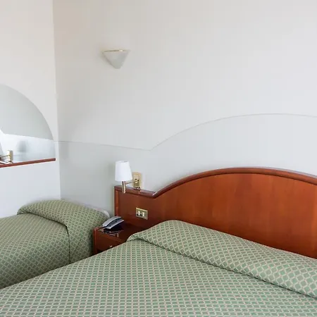 Porto Azzurro 3*