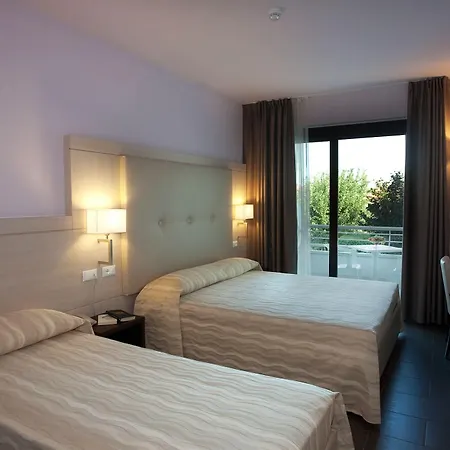 Porto Azzurro 3*