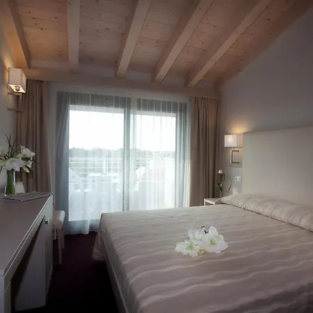 Hotel Porto Azzurro 3*